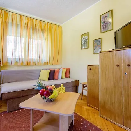 Apartment In 39143 Crikvenica