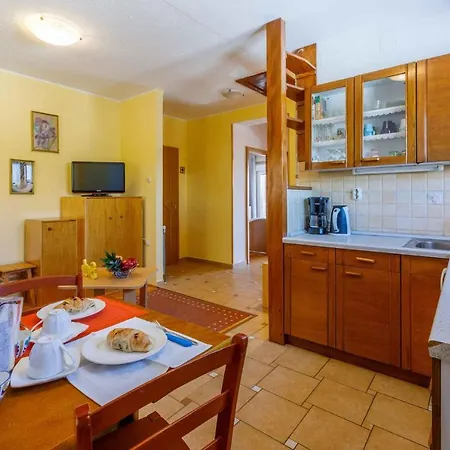 Apartment In 39143 Crikvenica