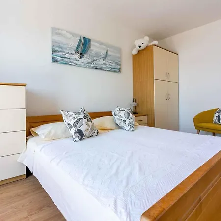 Apartment In 39143 Crikvenica