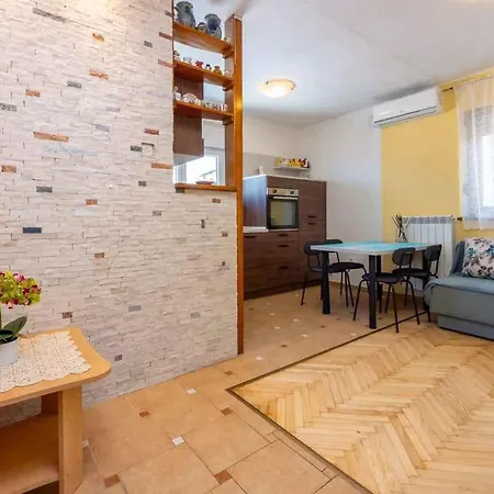 In 39143 Apartman *