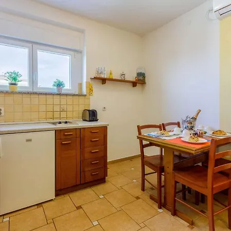 In 39143 Apartment *