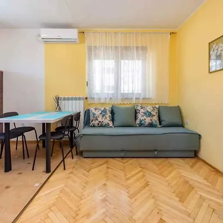 Apartment In 39143 Crikvenica