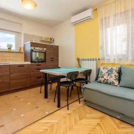 Apartment In 39143